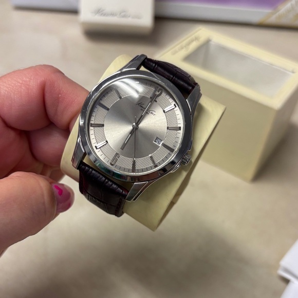 Kenneth Cole Silver and Black Men's Watch 🆕 - Picture 4 of 4